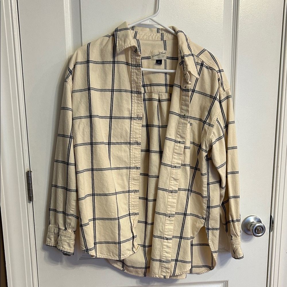 ✨ 5 for $50✨ Women’s Plaid Button-Up Shirt